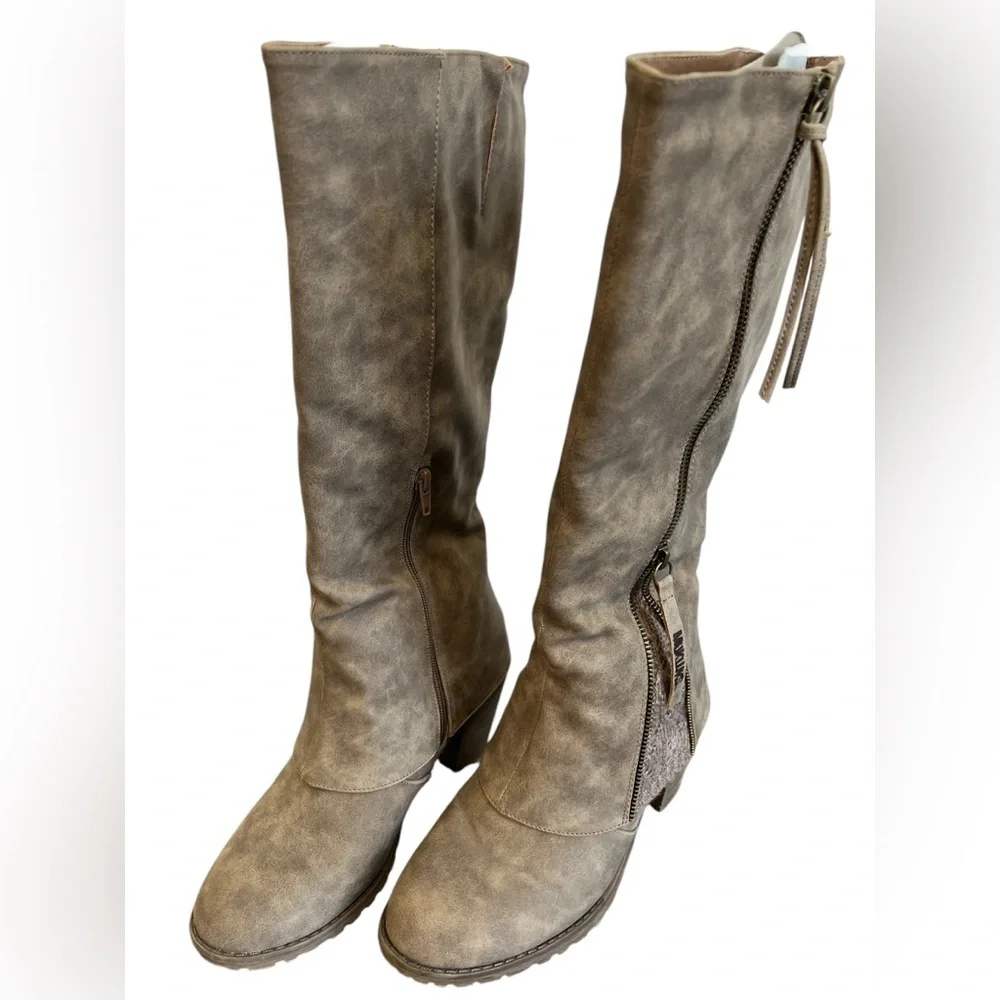 Mukluks Tan & Dark Brown Faux leather Boots w/side zipper & knit detail Size 8 - Picture 5 of 17